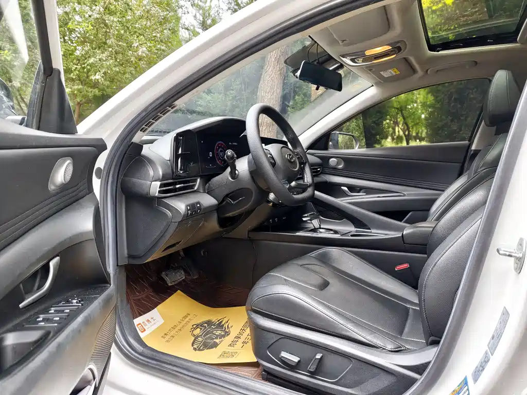 Elantra 1.5 L CVT LUX Distinguished