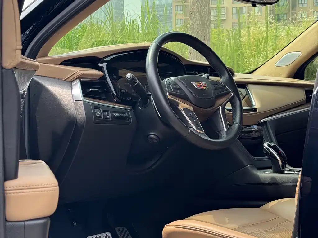 Cadillac XT5 2.0 T 4 WD Platinum