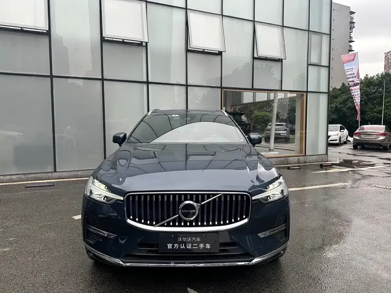 Volvo XC60 B5 4 WD Smart Ease Luxury