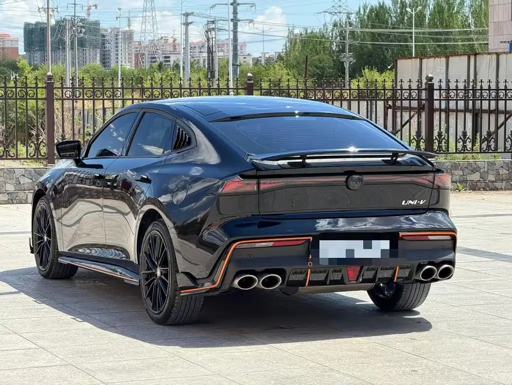 Changan UNI-V 1.5 T Sport
