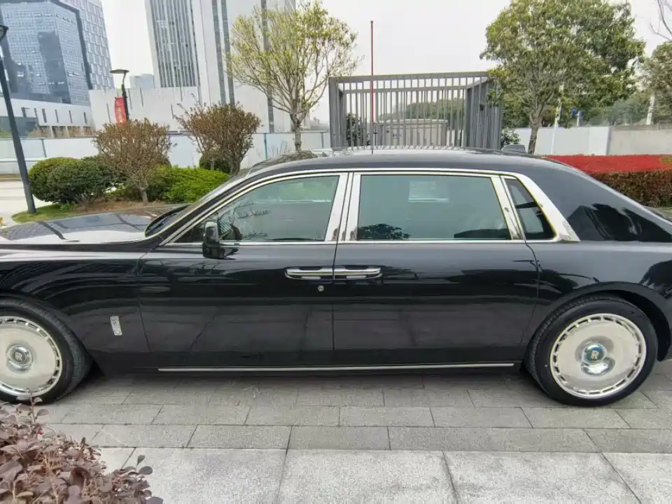 Phantom 6.7 T LWB Range