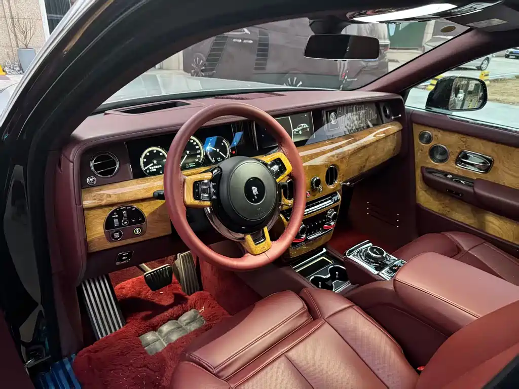Phantom 6.7 T LWB Range