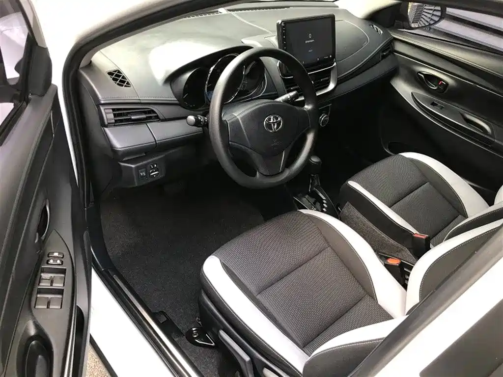 YARiS L Zhixuan Zhixuan X 1.5 L CVT Distinguished