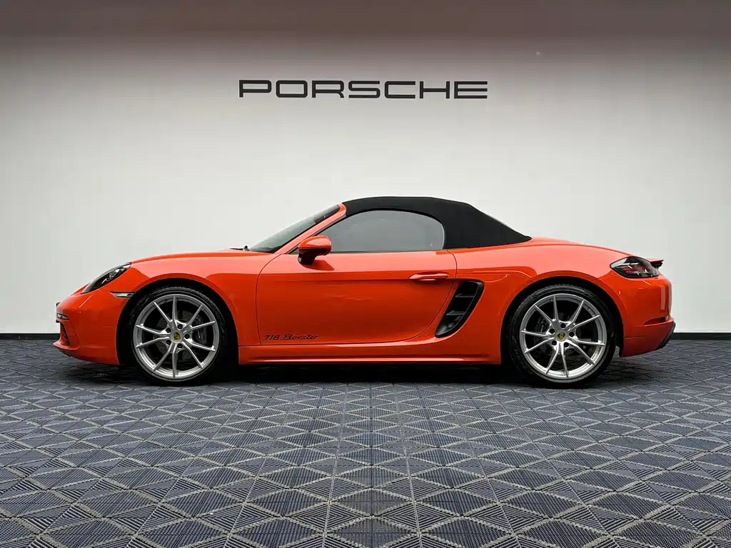 Porsche 718 Boxster 2.0 T