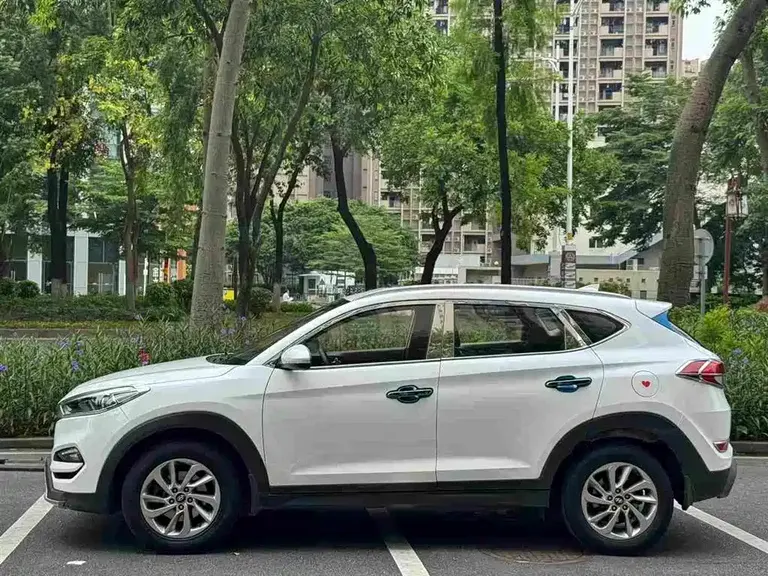 Hyundai Tucson 途胜 2015款 1.6 T 双离合两驱舒适型