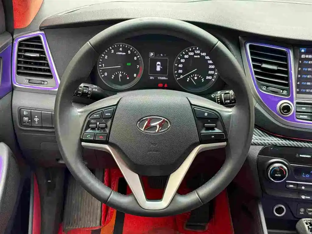 Tucson 途胜 2015款 1.6 T 双离合两驱舒适型