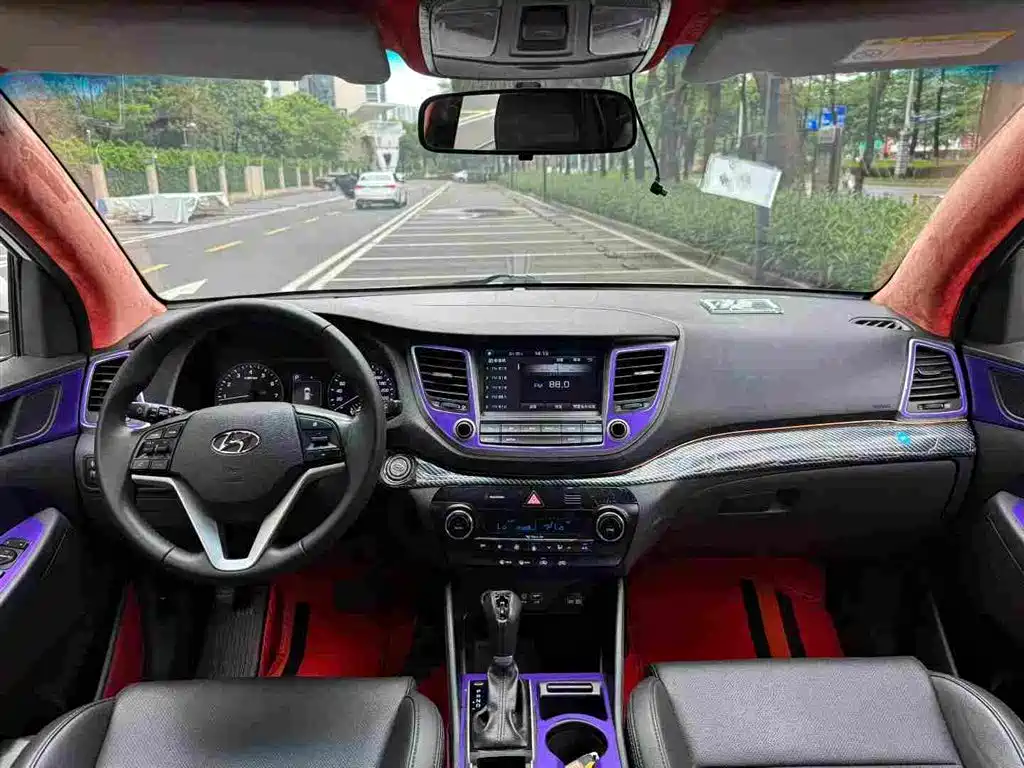 Tucson 途胜 2015款 1.6 T 双离合两驱舒适型