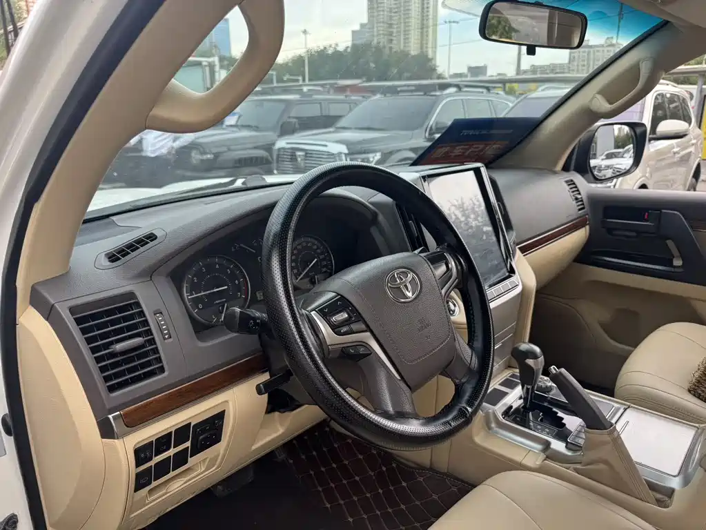 Land Cruiser (Import) 4.0 L Auto