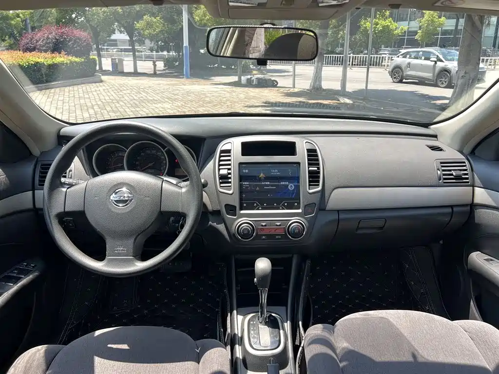 Sylphy Classic 1.6 XE+ CVT Connected Leading