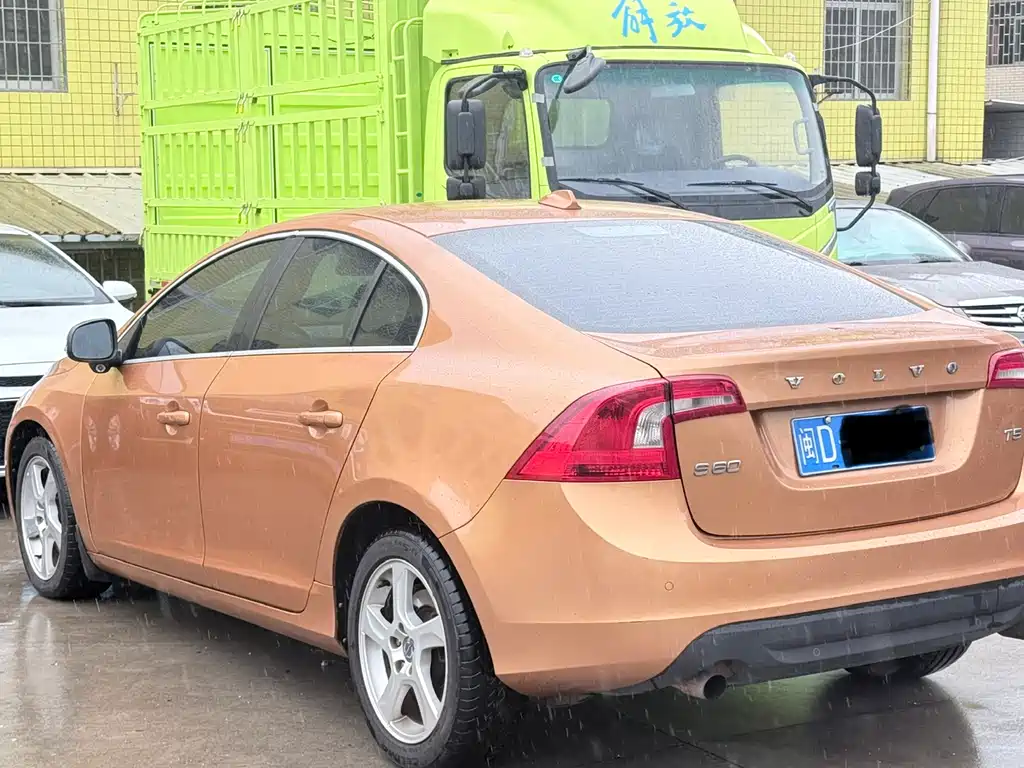 Volvo S60 (Import) 沃尔沃S60进口 2012款 T5 舒适版