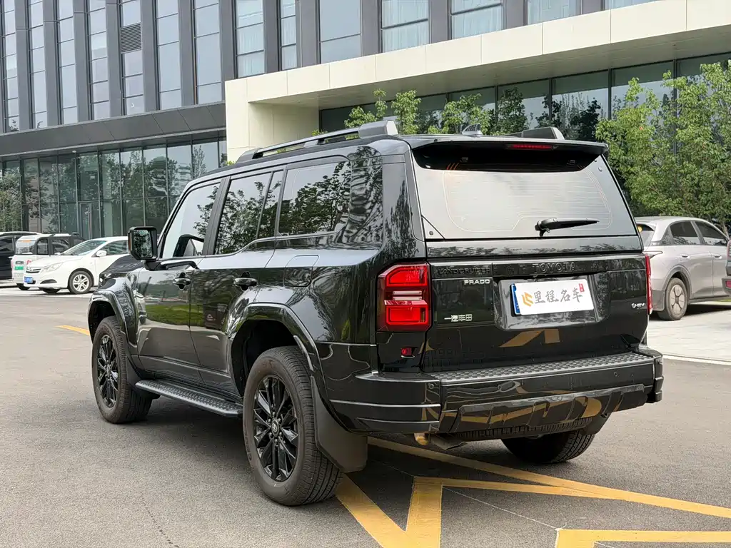 Prado 2.4 T Flagship VX 5-seat