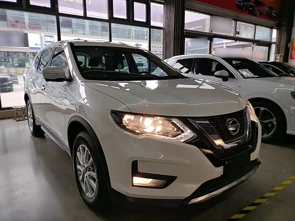 X-Trail 2.0 L CVT 2 WD XL ITS Comfort Commemorative
