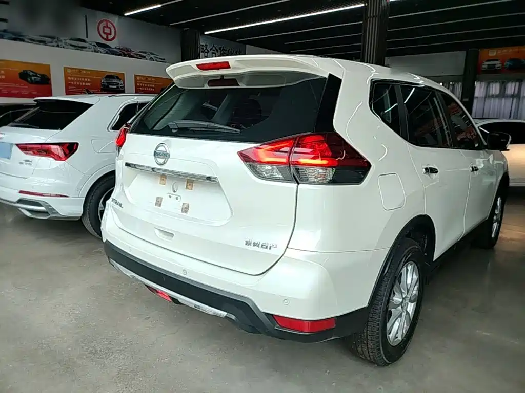 X-Trail 2.0 L CVT 2 WD XL ITS Comfort Commemorative