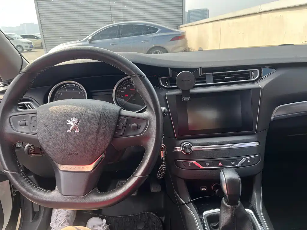Peugeot 408 1.8 L Auto Luxury