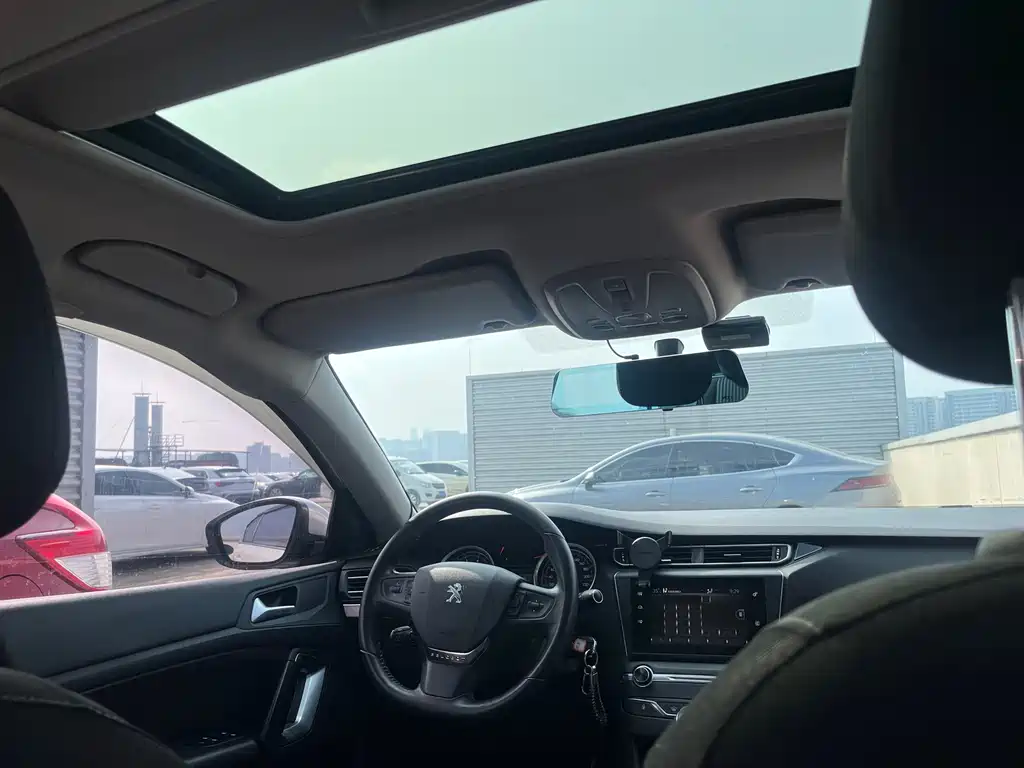 Peugeot 408 1.8 L Auto Luxury