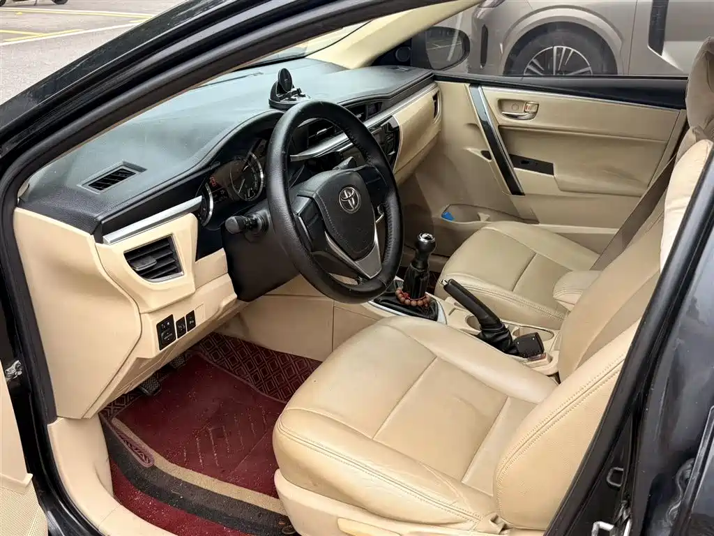 Corolla 1.6 L Manual GL-i Leather