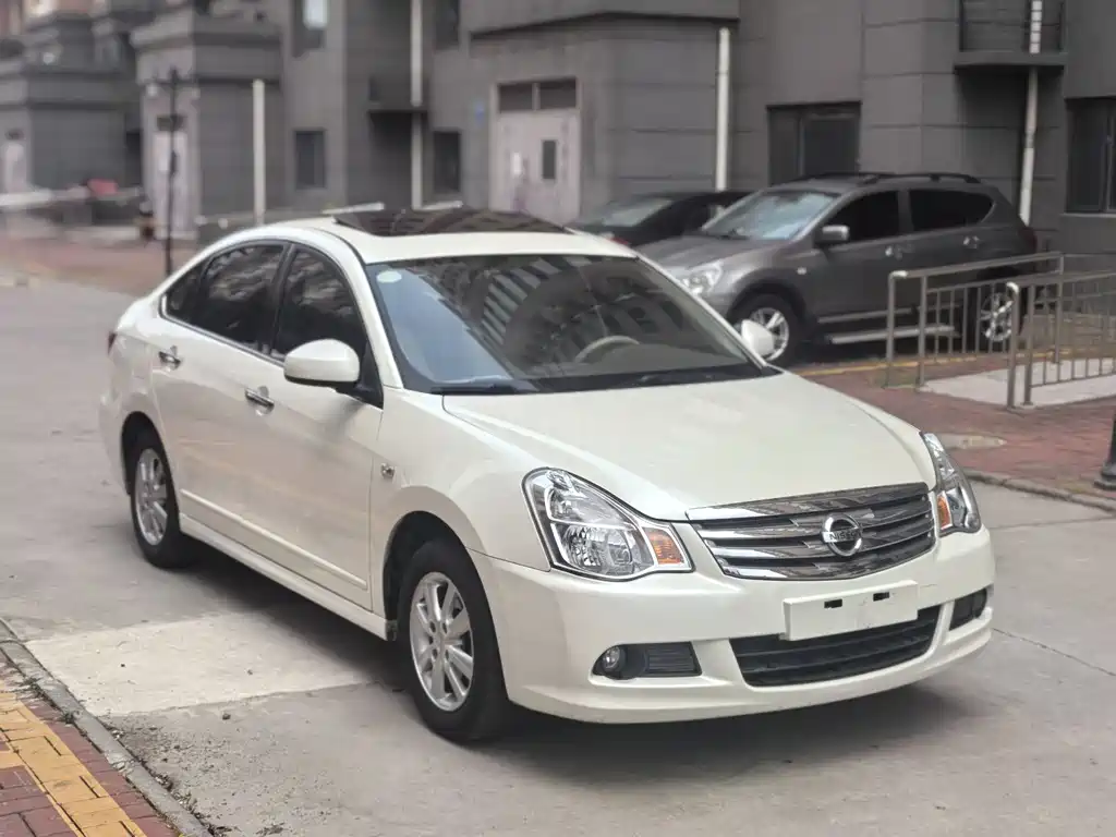Sylphy Classic 1.6 XE Manual Leading