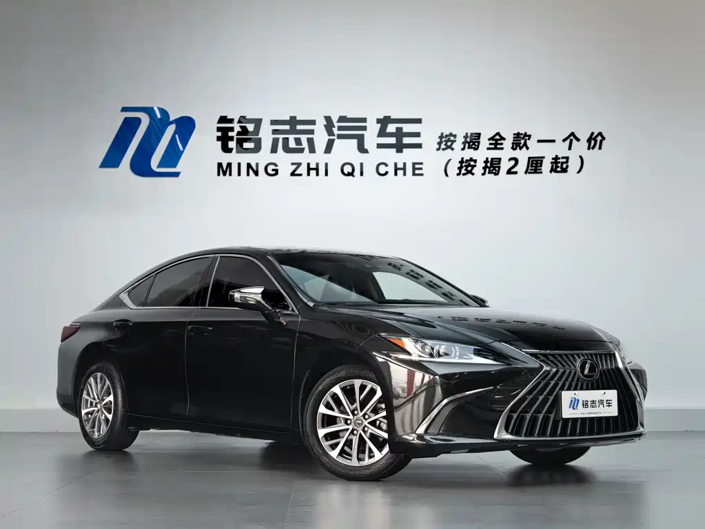 Lexus ES 200 Outstanding