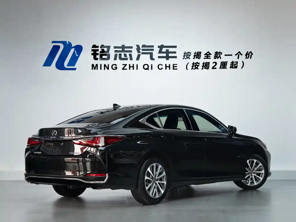 Lexus ES 200 Outstanding