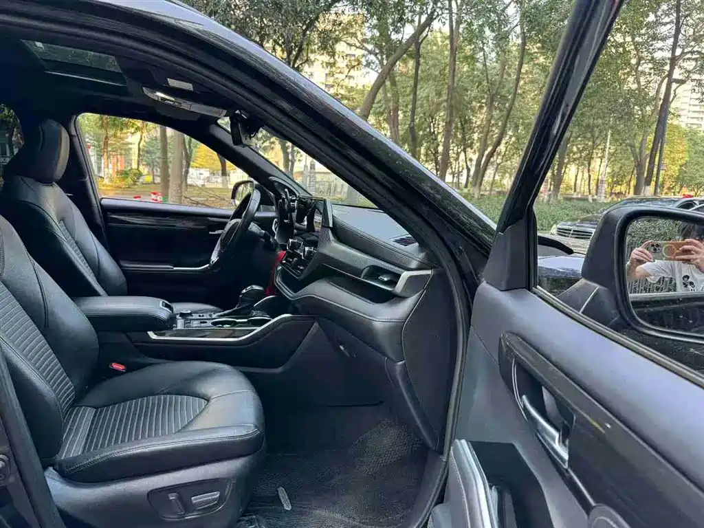 Crown Kluger 2.0 T 4 WD Power Shine