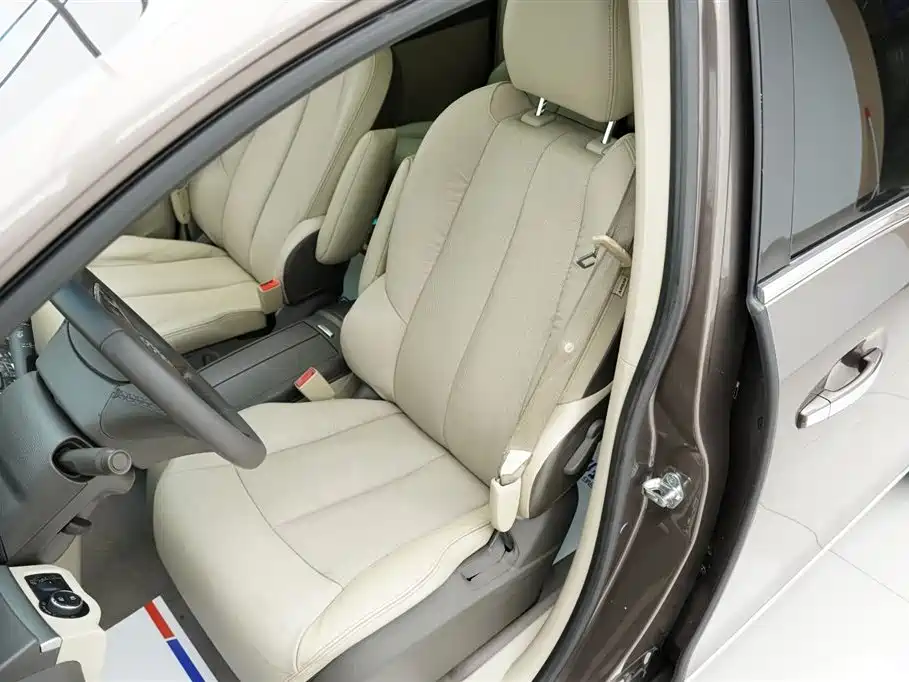 Buick GL8 3.0 L XT Luxury Business Flagship