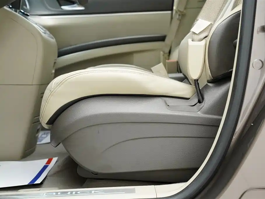 Buick GL8 3.0 L XT Luxury Business Flagship
