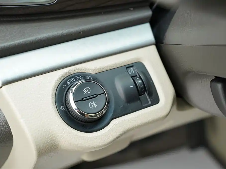 Buick GL8 3.0 L XT Luxury Business Flagship