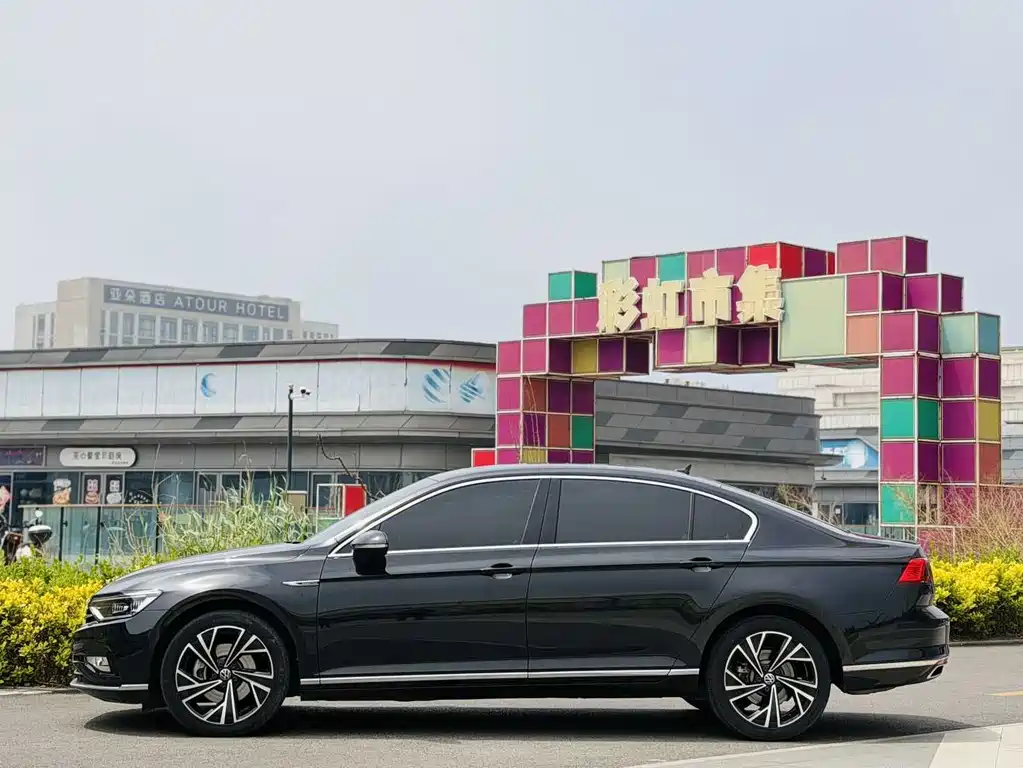 Magotan 330 TSI DSG Leading