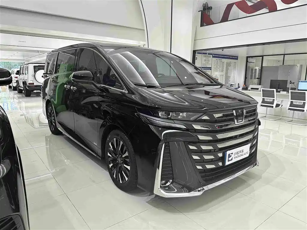 Vellfire Crown Dual Engine 2.5 L Supreme Executive