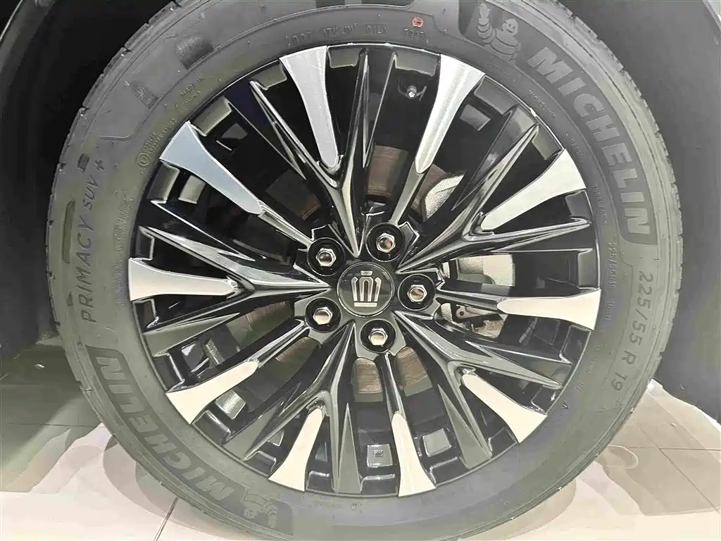Vellfire Crown Dual Engine 2.5 L Supreme Executive