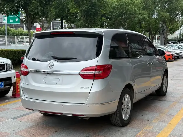 Buick GL8 25 S Distinguished CN-V
