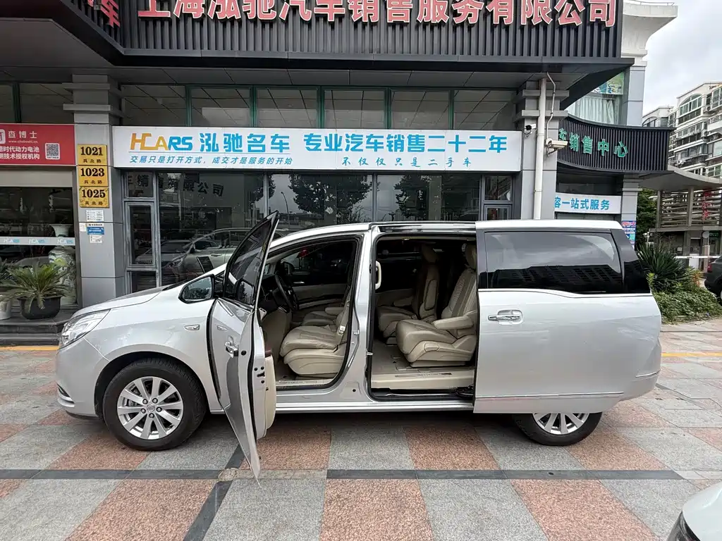 Buick GL8 25 S Distinguished CN-V