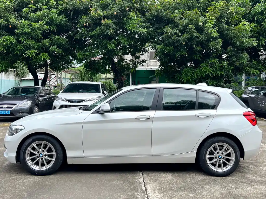 BMW 1 Series (Import) 118 i Leading