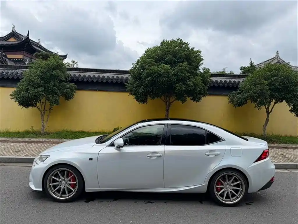 Lexus IS 250 F SPORT
