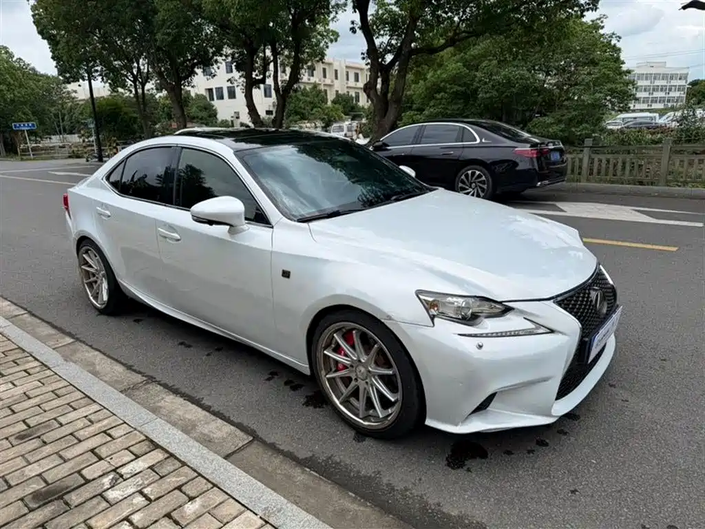 Lexus IS 250 F SPORT