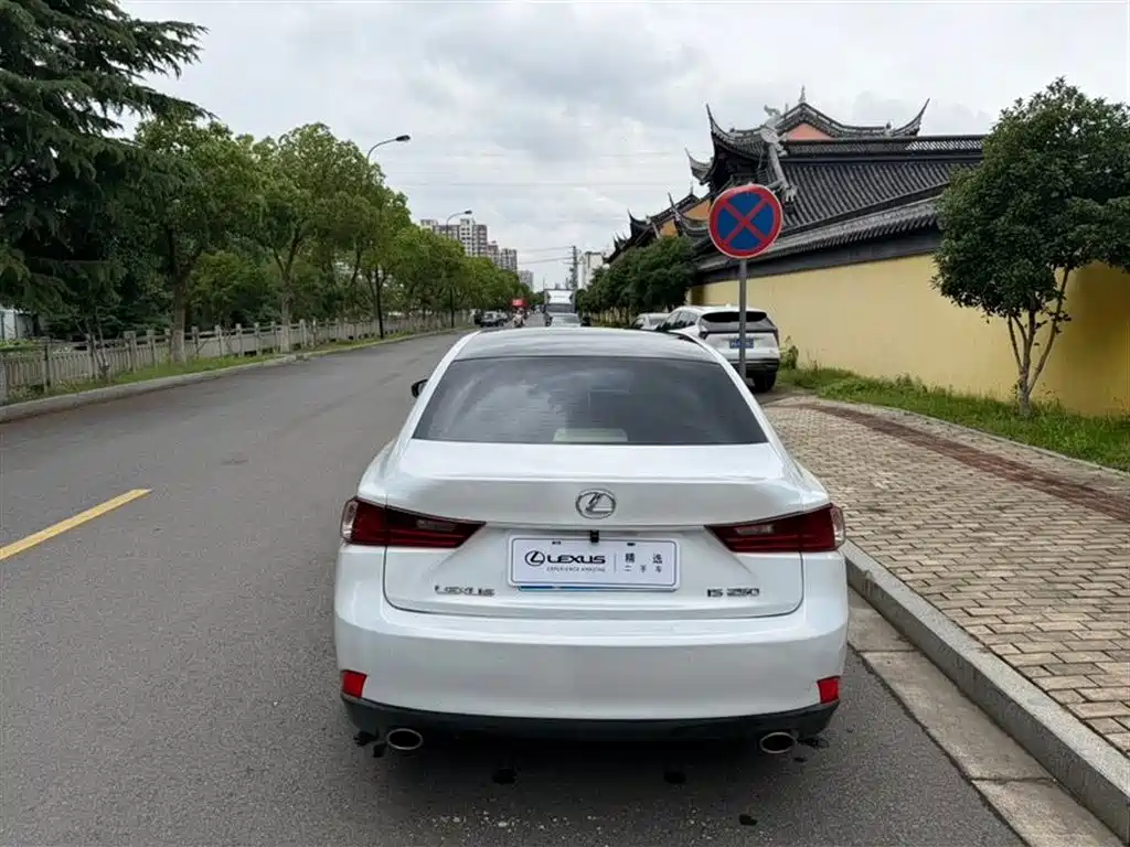 Lexus IS 250 F SPORT