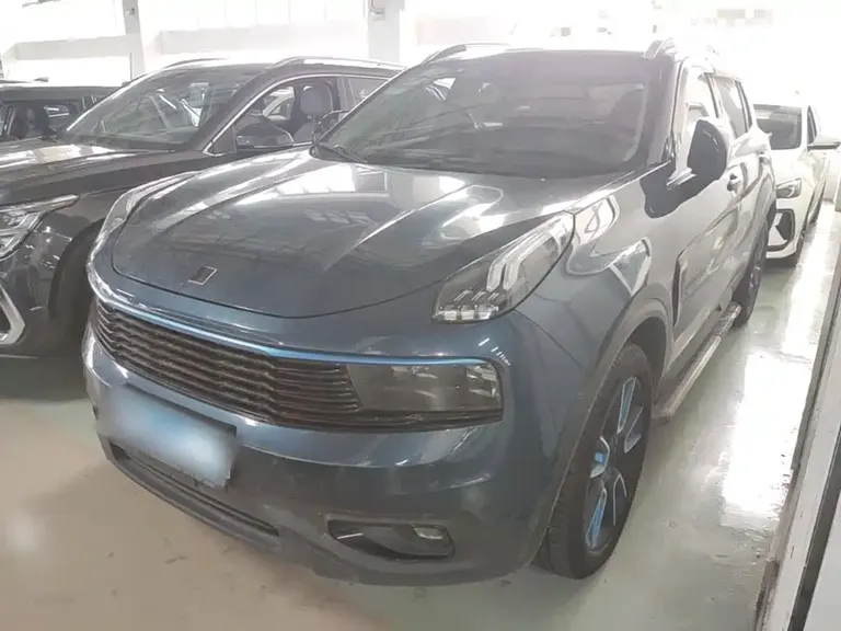 Lynk & Co 01 2.0 T 2 WD Shine Pro
