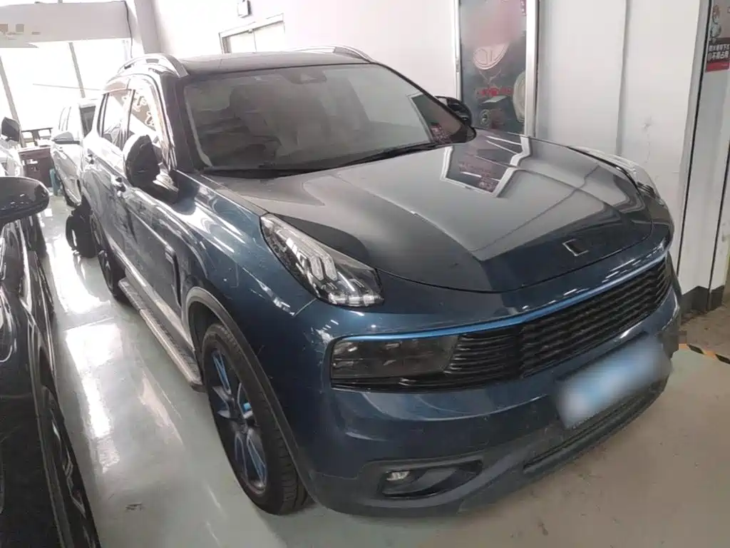 Lynk & Co 01 2.0 T 2 WD Shine Pro