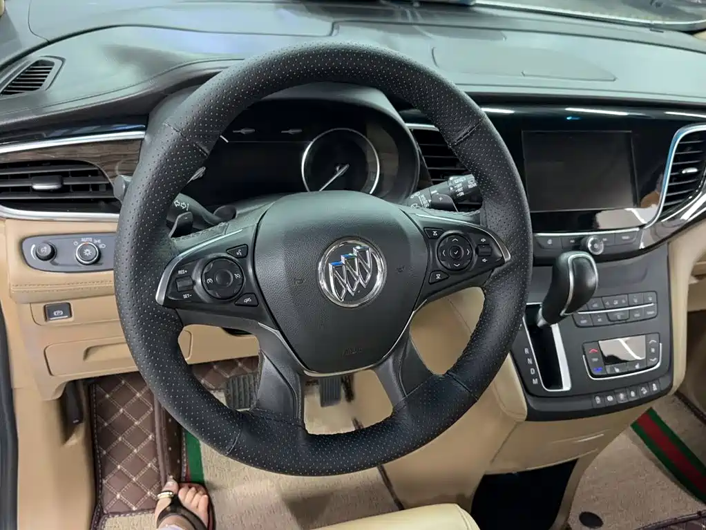 Buick GL8 ES 28 T Premium CN-V