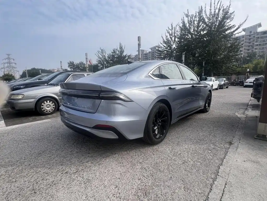 Lincoln Z 2.0 T 2 WD Premium Style Hybrid