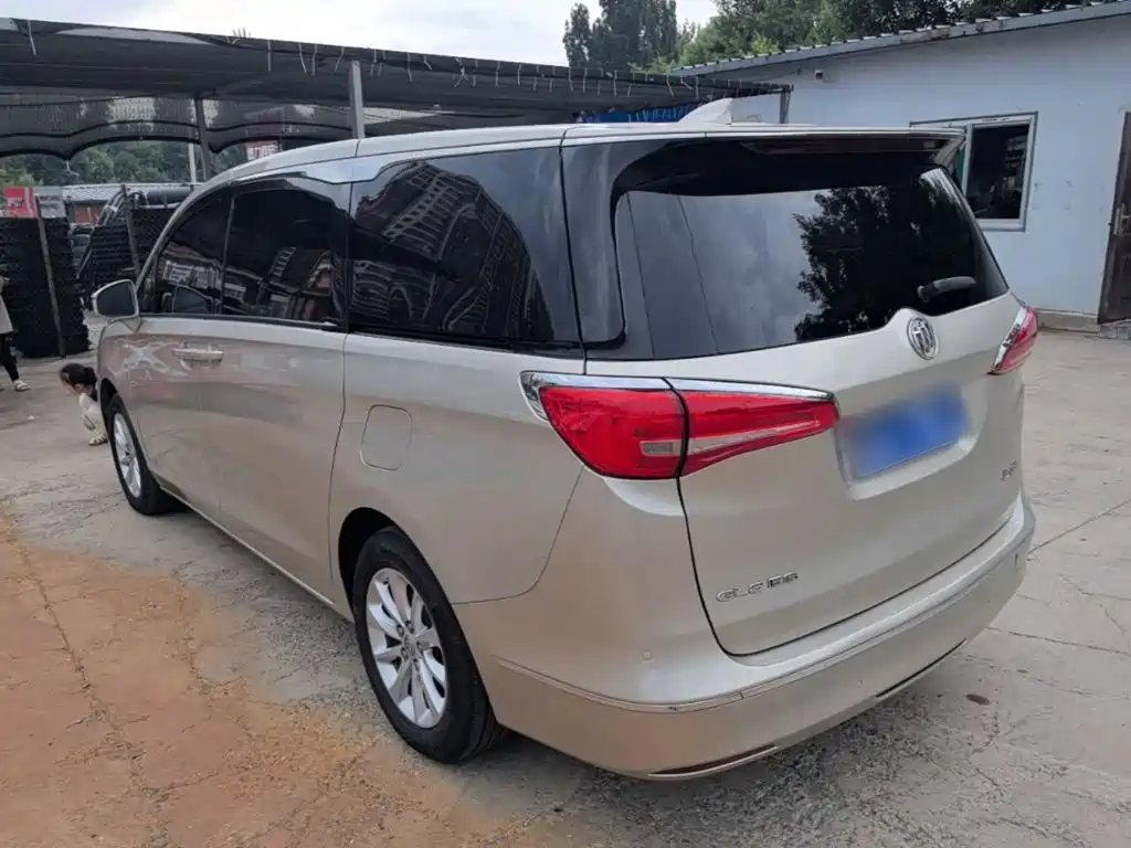 Buick GL8 ES 28 T Comfort CN-V