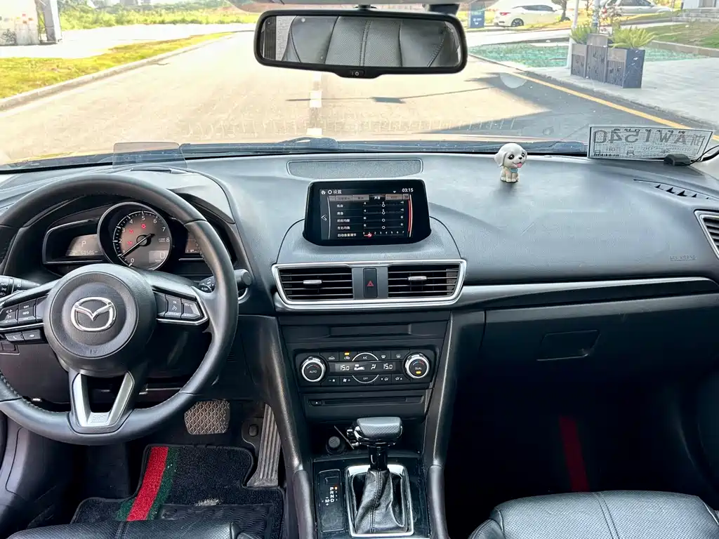 Mazda 3 Axela Hatchback 2.0 L Auto Sport CN-V