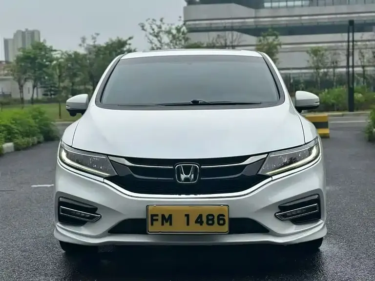 Honda Jade 210 TURBO CVT Luxury 5-seat