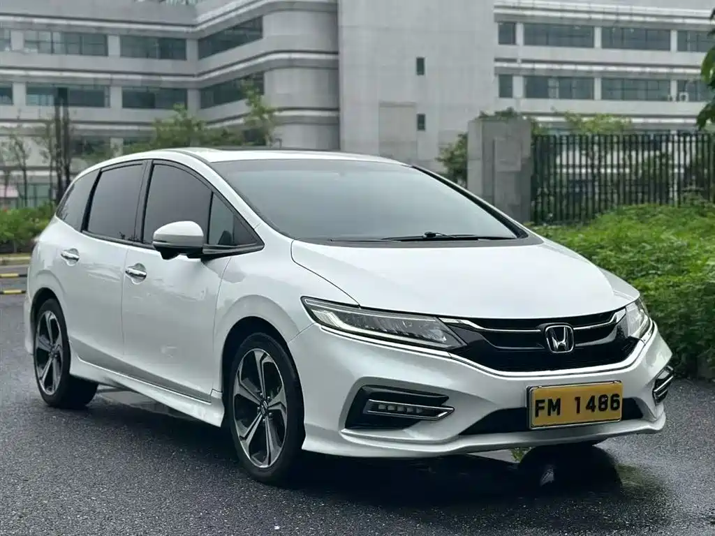 Jade 210 TURBO CVT Luxury 5-seat