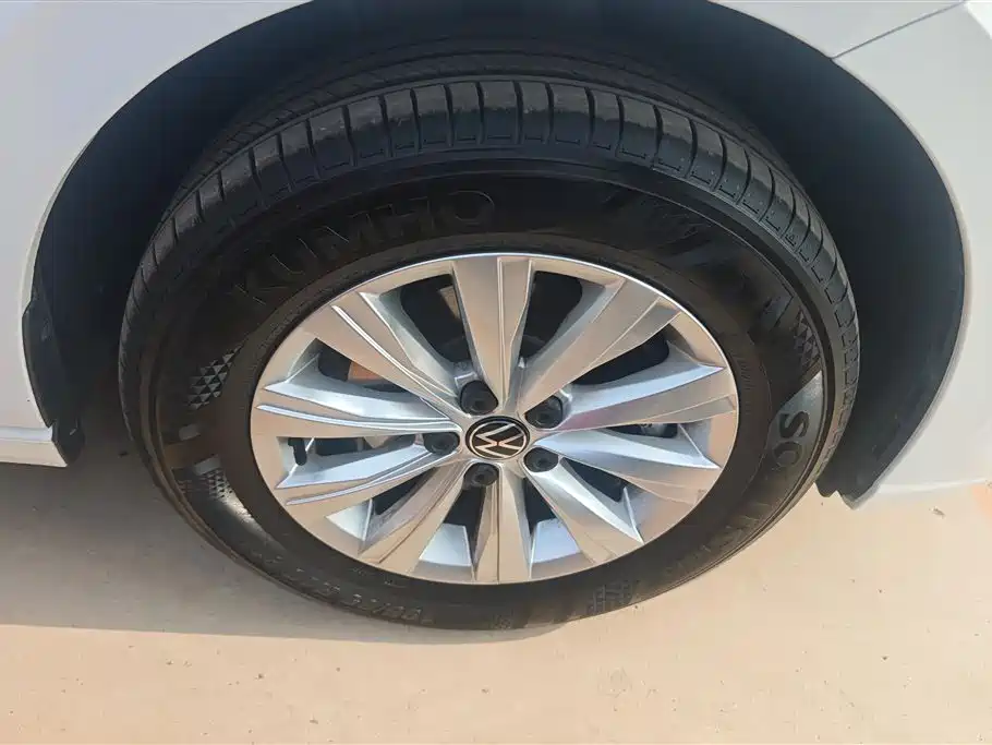 Lavida New Sharp 1.5 L Auto New Comfort