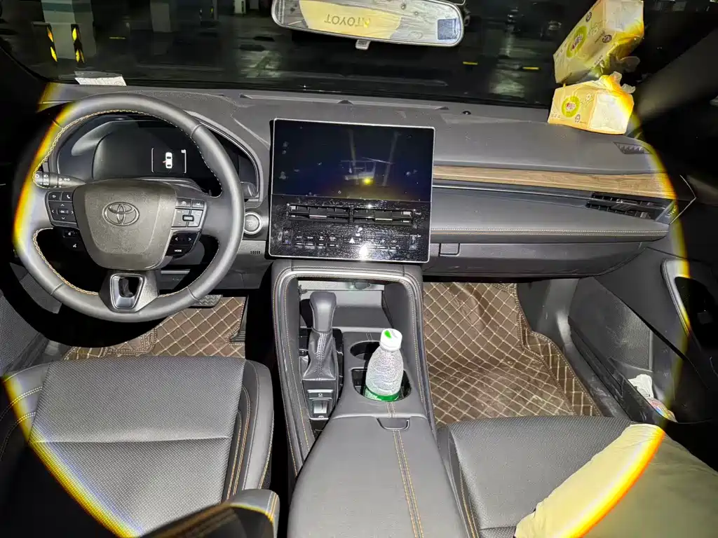 Avalon 亚洲龙 2026款 双擎 2.0 L 豪华版