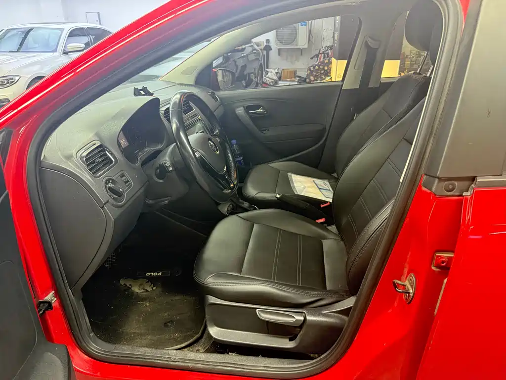 Polo 1.5 L Auto Safe Enjoyment