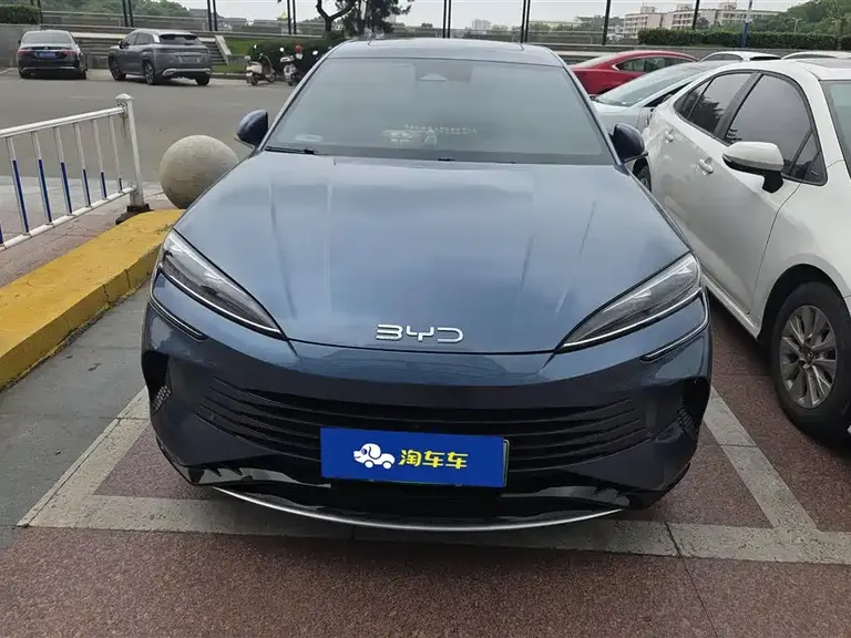 BYD Seal Glory DM-i 1.5 L 121 km Luxury