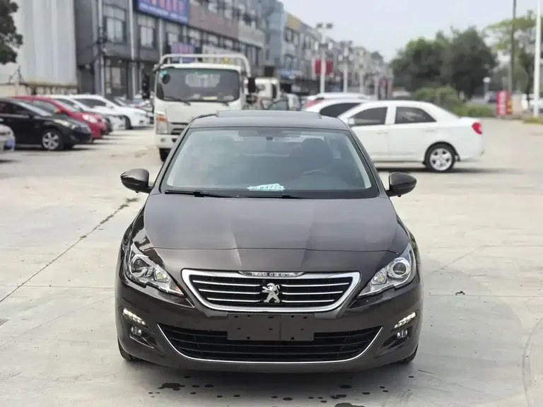 Peugeot 408 1.2 T Auto Luxury
