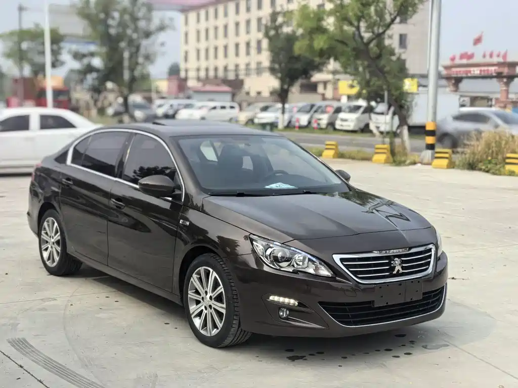 Peugeot 408 1.2 T Auto Luxury